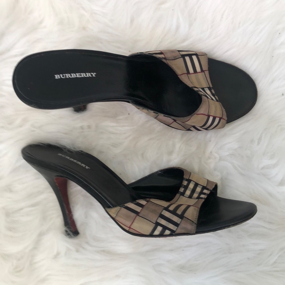 Burberry Women's Tan and Black Open Toe Heels Size 37 (US 7) with COA